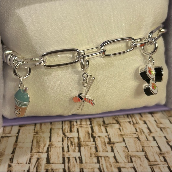 🐾 Roll With It 🐾 - Picture 1 of 7